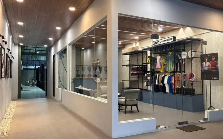 The lobby and gear store at Zeta Sport Center